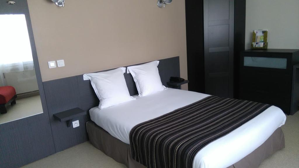 Fasthotel Le Rale Des Genets - Un Hotel Fh Collection Dun-sur-Meuse Екстериор снимка